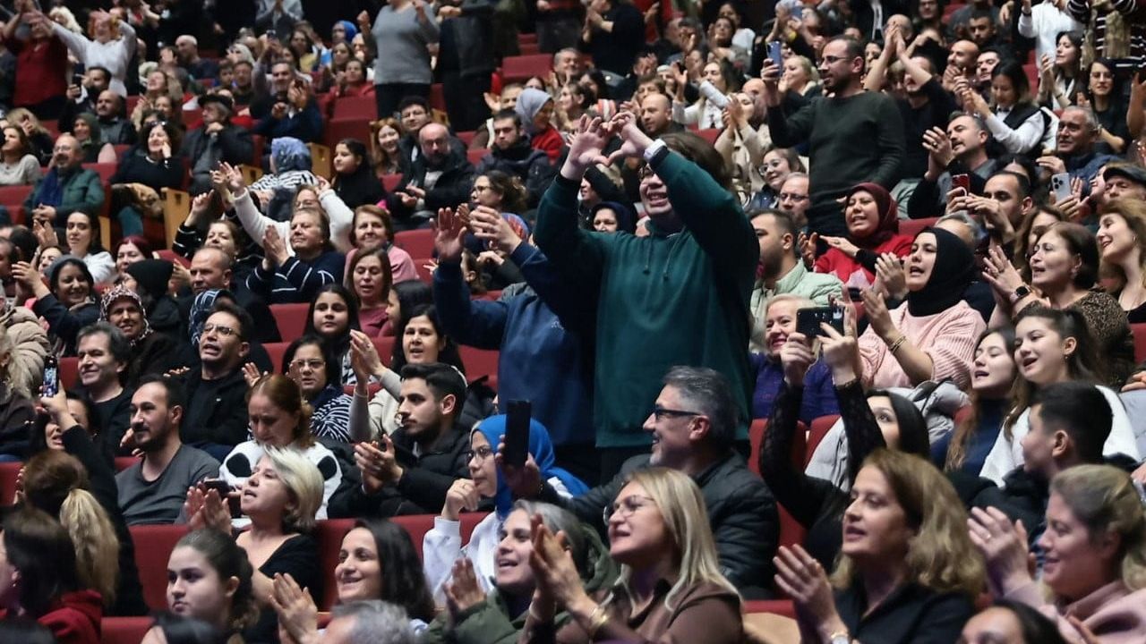 Ferdi Tayfur Denizli'de Şarkılarıyla Anıldı