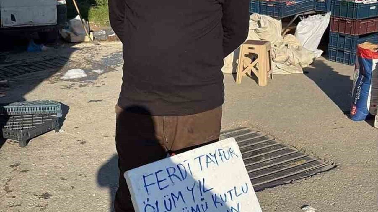 Ferdi Tayfur'un Ölüm Yıldönümünde Serik'te Lokum ve Bisküvi İkramı