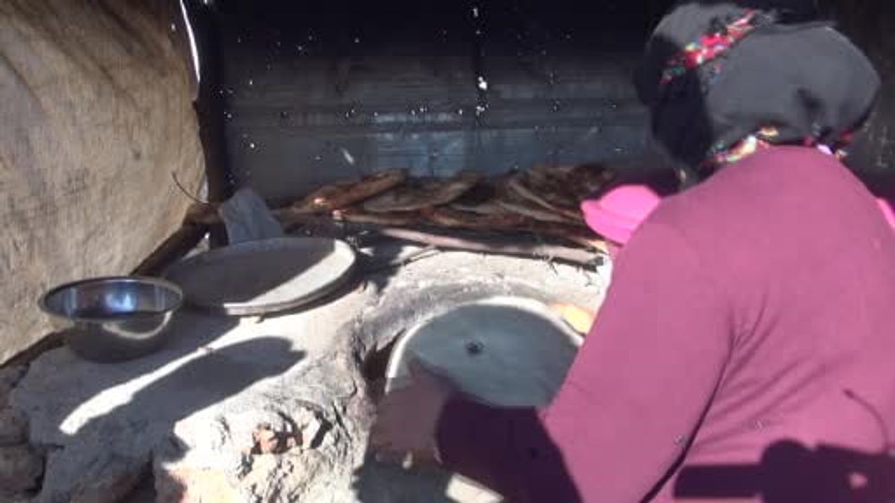 Gabar Dağı'nda Konar Göçerler: Mağara Köyü Kış Sığınağı