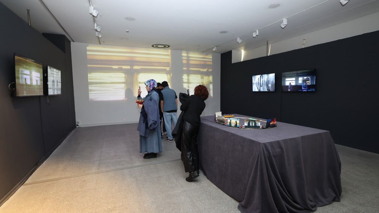 Galeri Cennet'te 'Fijital Kapılar' Sergisi Açıldı