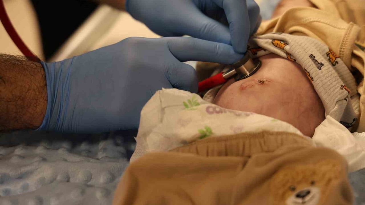 Gastroşizisli 44 Günlük Civan, Diyarbakır'da İki Ameliyatla Sağlığına Kavuştu