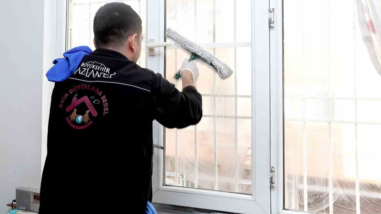 Gaziantep Büyükşehir'in 'Evim Dünyalara Bedel' Projesi 2025'te 2 bin 795 Hizmet Sağladı