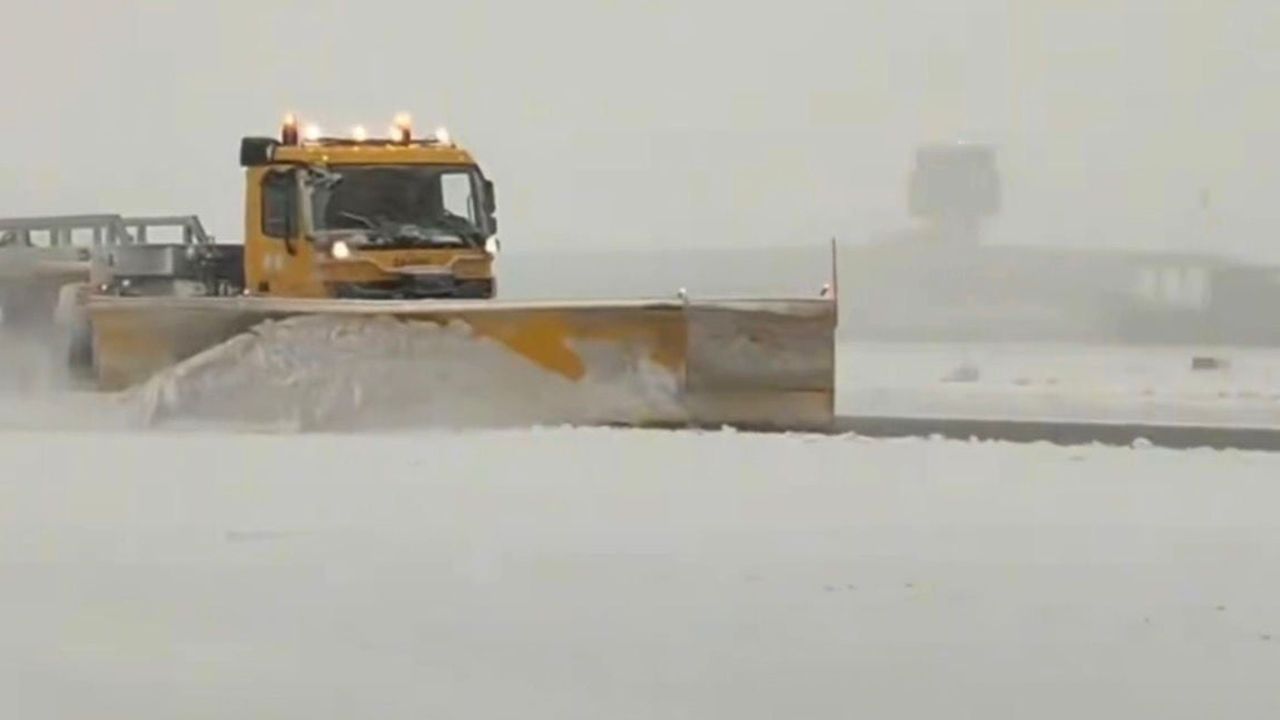 Gaziantep Havalimanı'nda Uçuşlar Yeniden Başladı