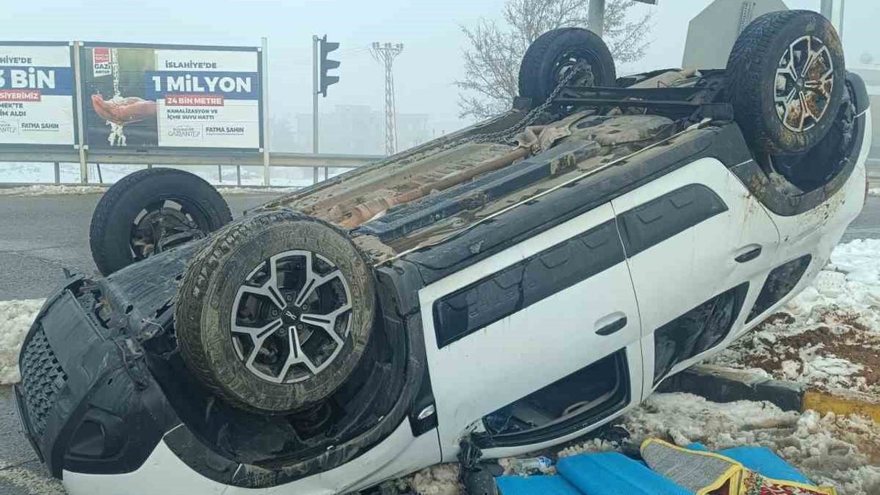 Gaziantep İslahiye'de Trafik Kazası: 3 Yaralı