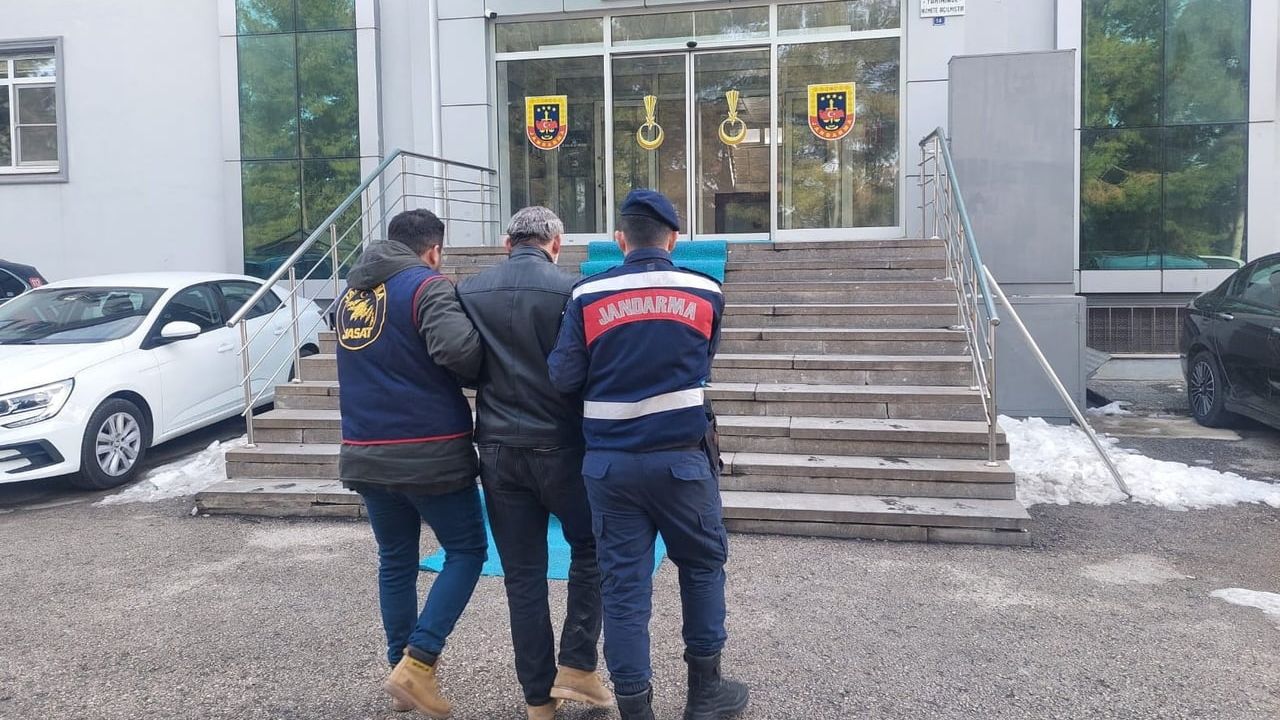 Gaziantep’te 25 Yıl Kesinleşmiş Hapisle Aranan Şüpheli Jandarmaya Yakalandı