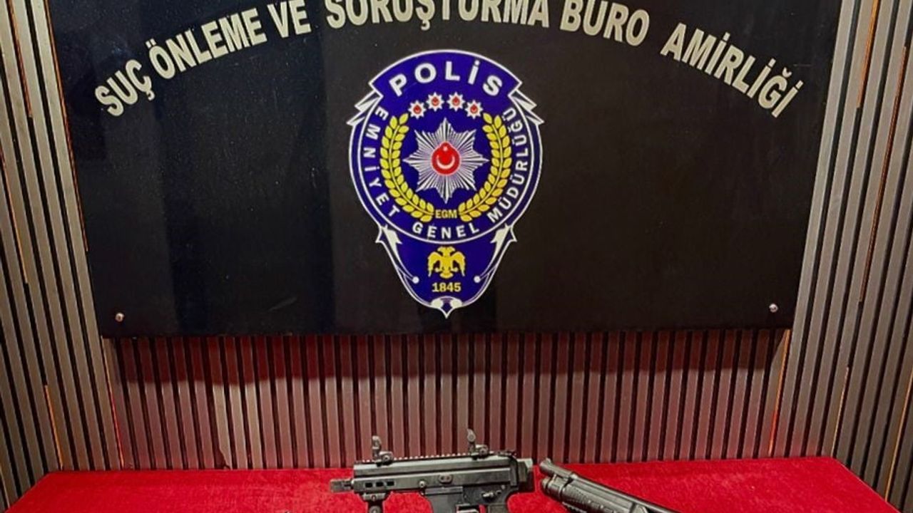 Gaziantep'te Bodrumdan 4 Ruhsatsız Silah Ele Geçirildi