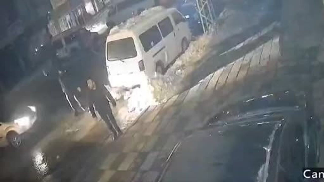 Gaziantep'te Gizli Buzlanma: Ambulansın da Aralarında Olduğu 3 Araçlı Zincirleme Kaza