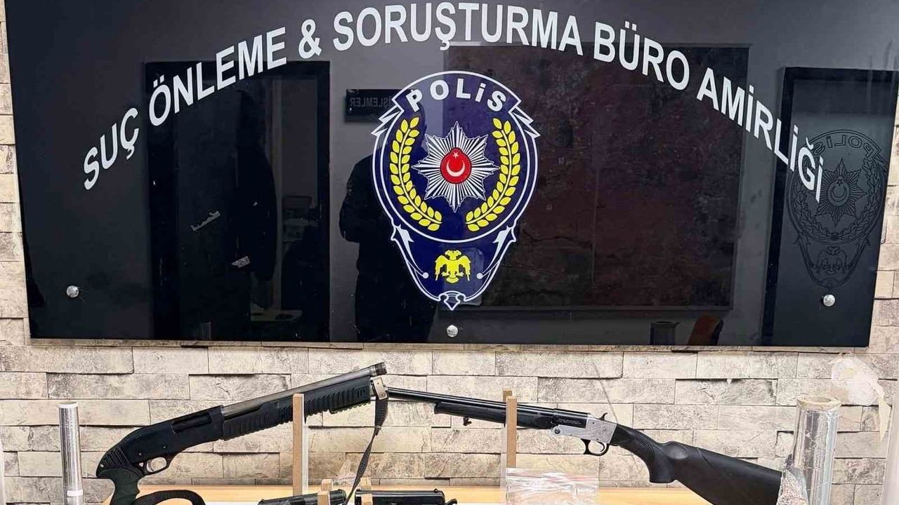 Gaziantep'te Ruhsatsız Silah Operasyonu: 2 Tüfek, 8 Tabanca, 5 Gözaltı