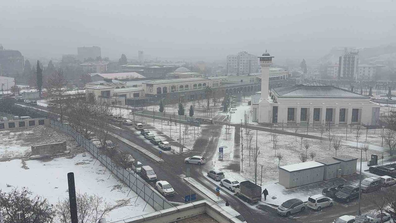 Gaziantep'te Yoğun Kar Başladı: 22-23 Ocak Uyarısı Doğrulandı
