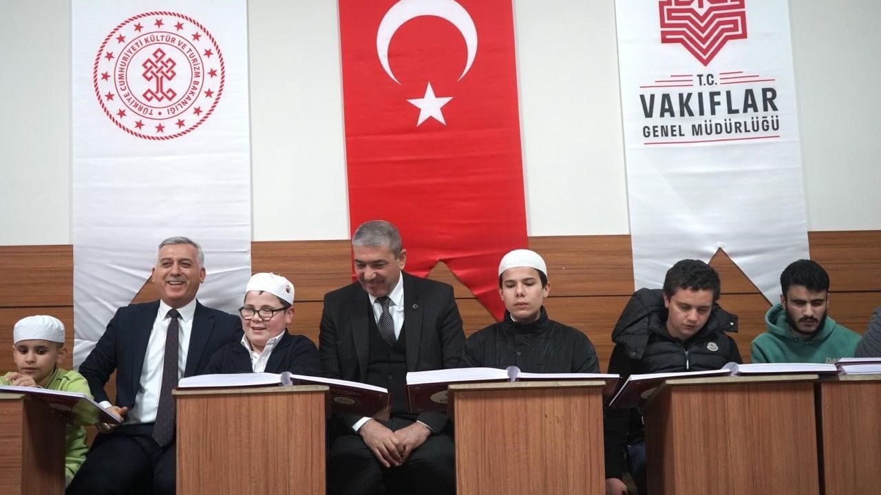 Gaziantep Vakıflar’dan Görme Engelli Hafızlara Braille Kur’an Desteği