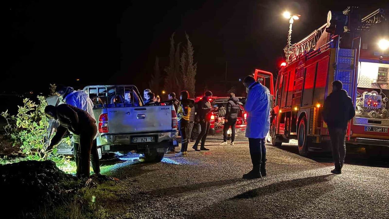 Gazipaşa'da Araç İçinde Yanmış Ceset Bulundu