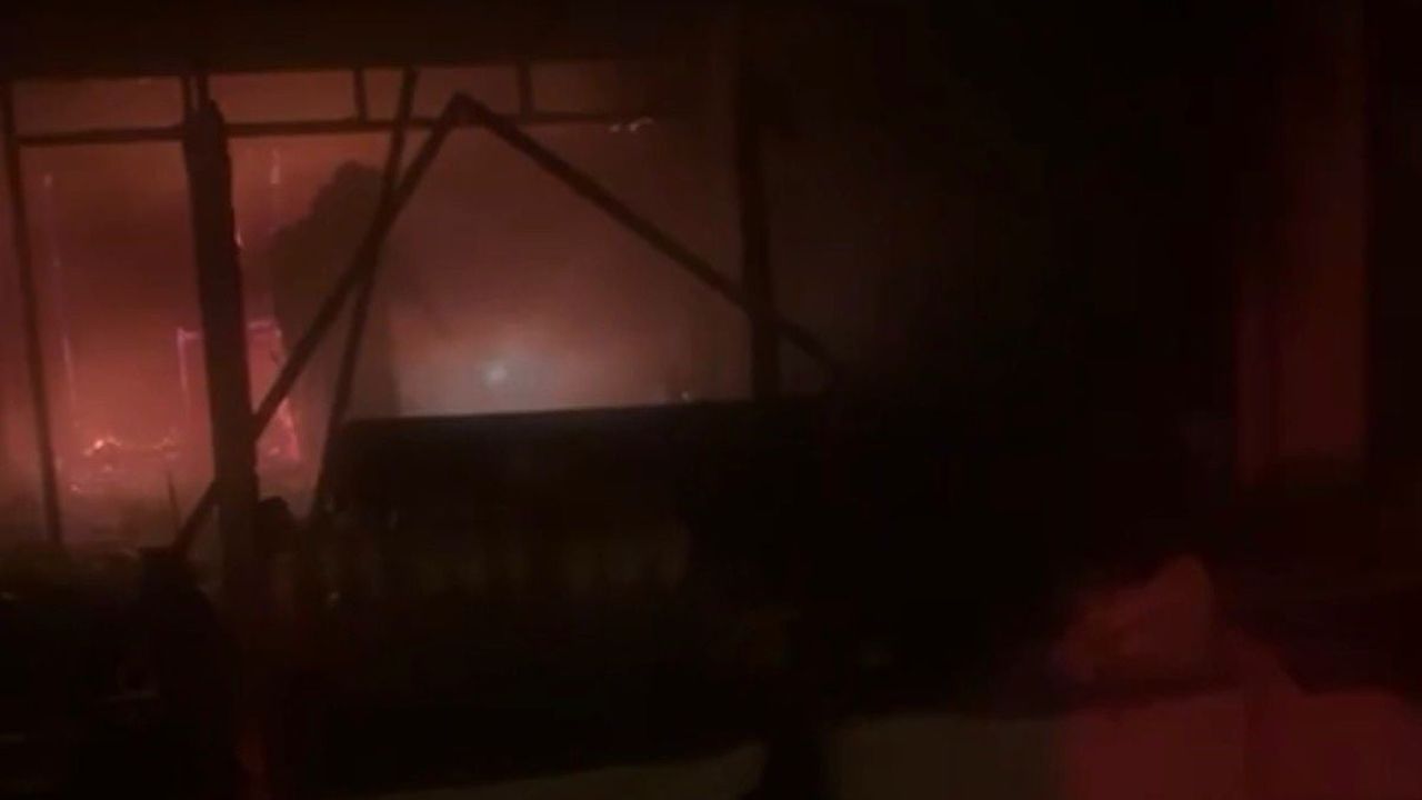 Gazipaşa'da Mahalle Konağında Yangın: İtfaiye Kısa Sürede Söndürdü