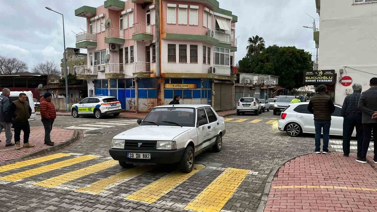 Gazipaşa'da Otomobil-Motosiklet Çarpışması: 2 Yaralı