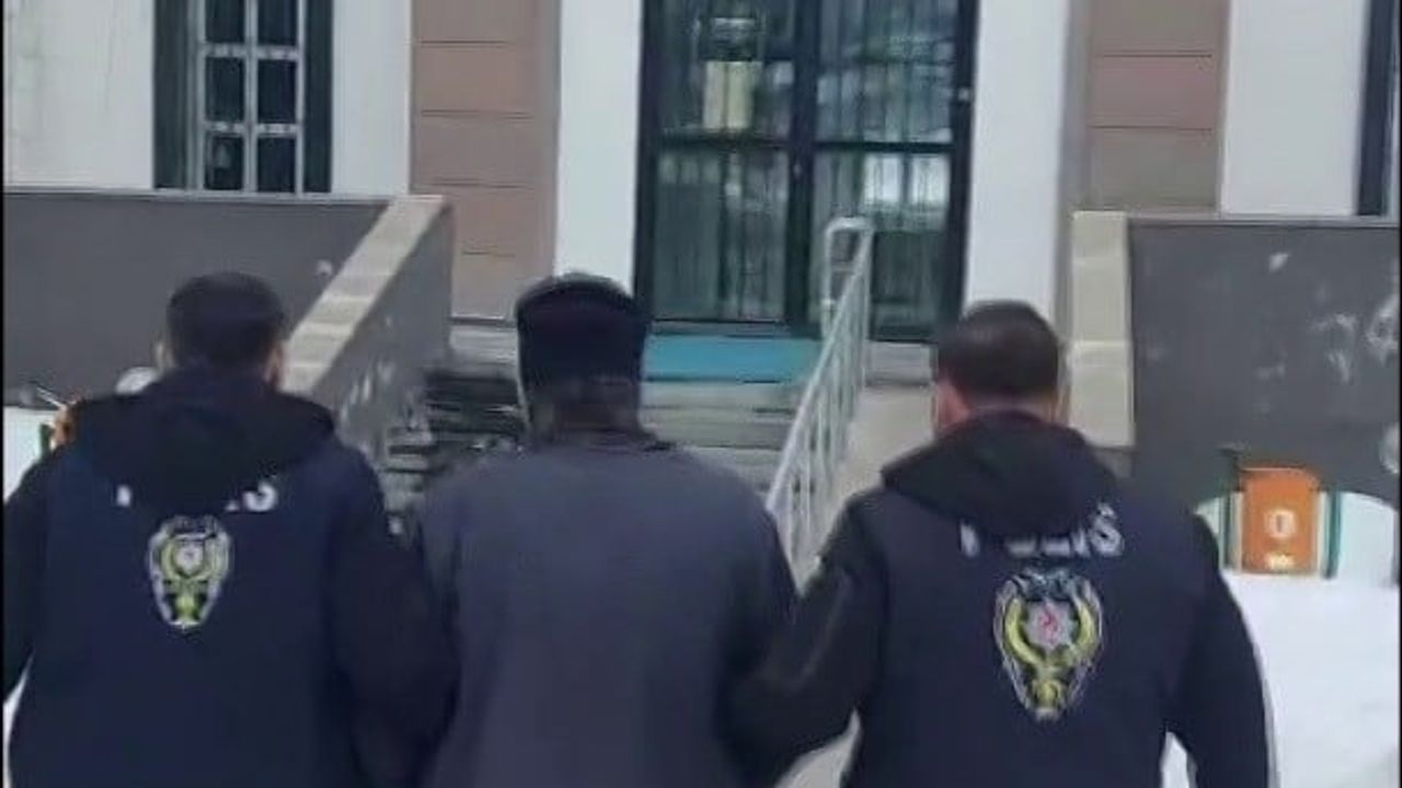 Gemerek'te Yakalanan Firari Hükümlü Sivas Cezaevine Gönderildi