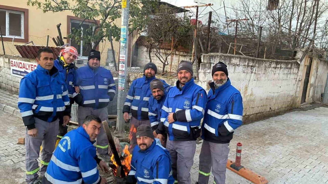 Germencik'te Başkan Zencirci'den İşçilere Sıcak Çay Desteği