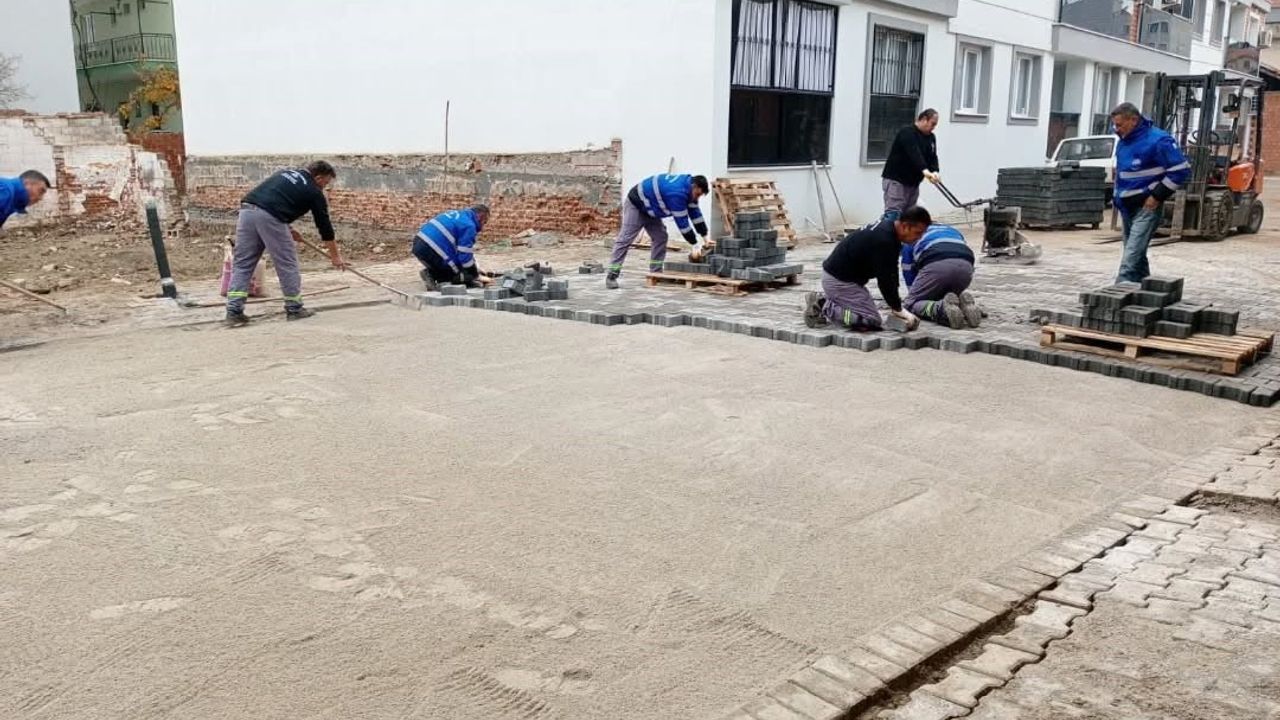 Germencik’te İstasyon Mahallesi'nde Parke Taşı Çalışmaları Hızlandı