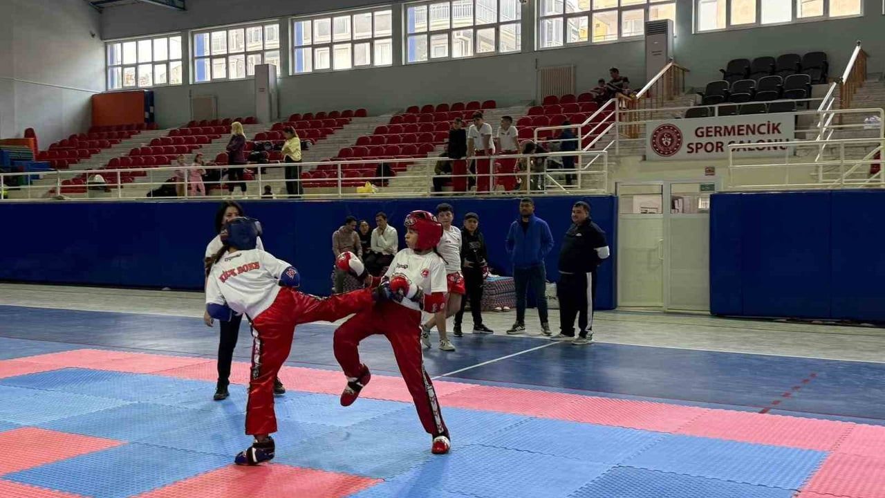 Germencik’te Okul Sporları Kick-Boks Müsabakaları Tamamlandı