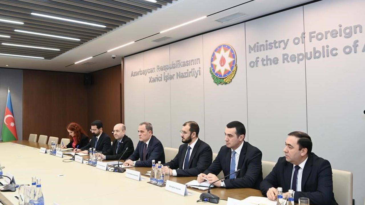 Gideon Saar ve Ceyhun Bayramov Bakü'de Görüştü: İsrail-Azerbaycan İş Birliği