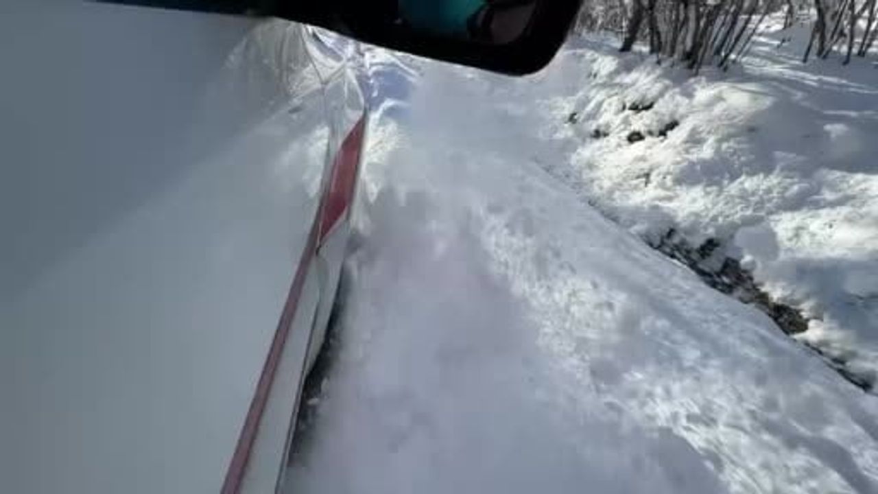 Giresun UMKE, karla kapanan köyde 91 yaşındaki hastayı kurtardı