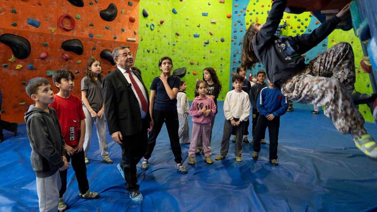 Gölbaşı Belediyesi'nden Çocuk Şenliği: Yarıyıl Tatili Şenliğe Döndü