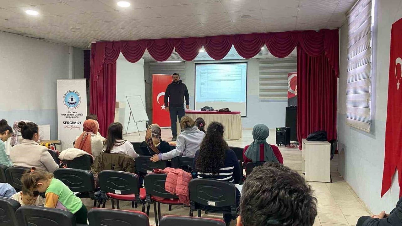 Gölyaka'da Açık Uçlu Soru Yazma Semineri