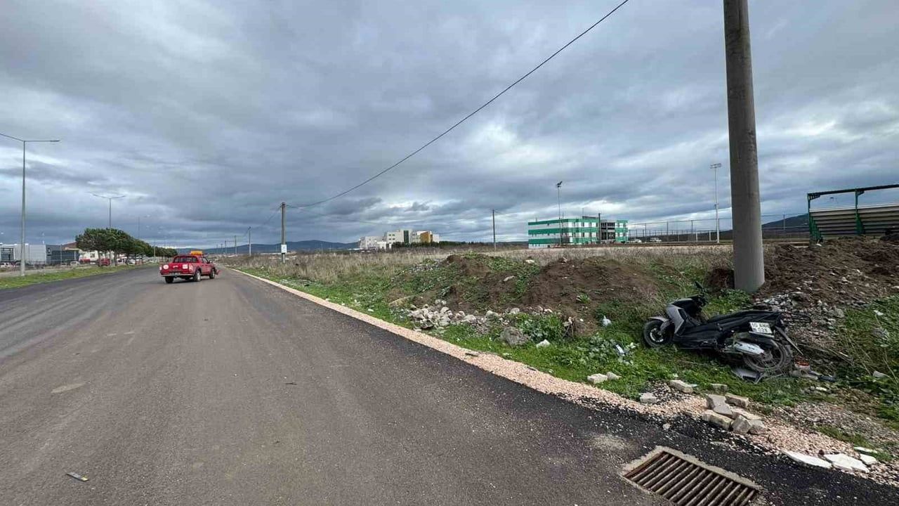 Gönen'de trafik kazası: Kamyonet ile motosiklet çarpıştı, 1 yaralı