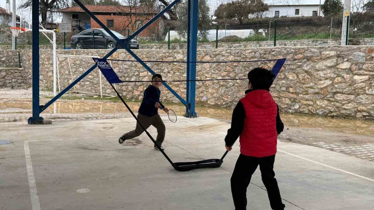 GSB Gençlik Kış Kulübü Esentepe'de — Ula'da Çocuklarla Buluştu