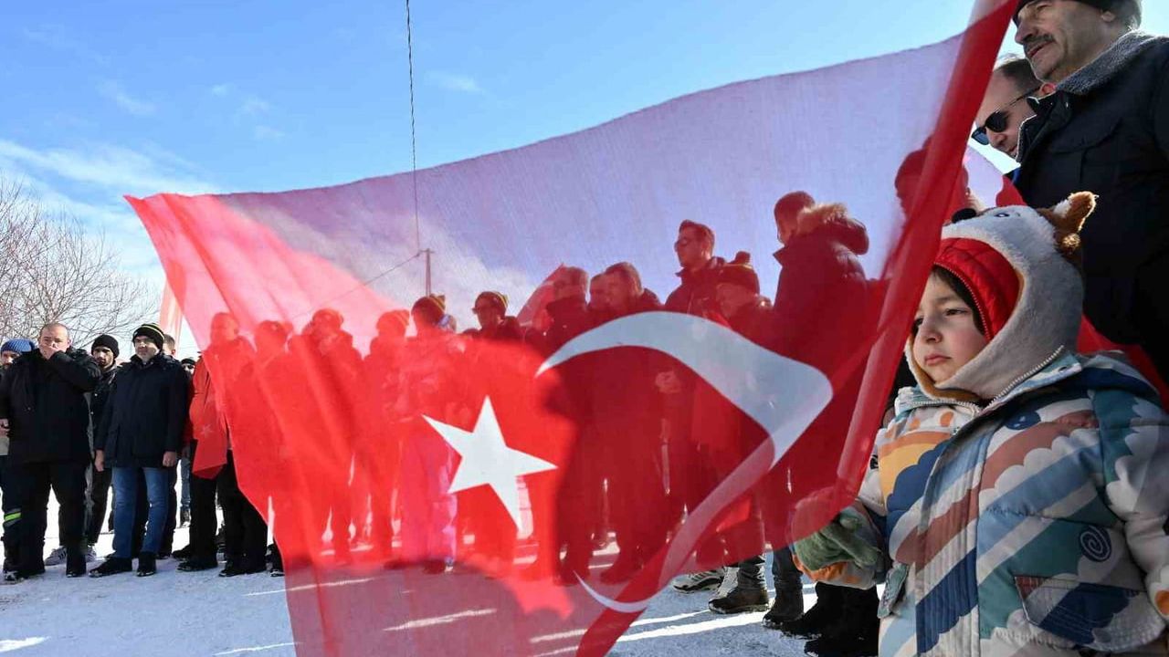 Gümüşhane'de 33. Kar Voleybolu Şenliği Ahmet Çalık Anısına Coşkuyla Gerçekleşti