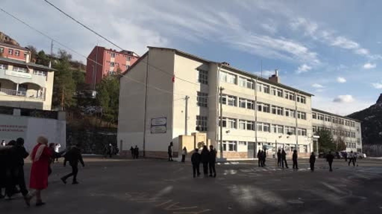 Gümüşhane Merkez Atatürk Ortaokulu'nda 'Erdemli Öğrenciler' Geleneği: Eşyalar Kaybolmuyor