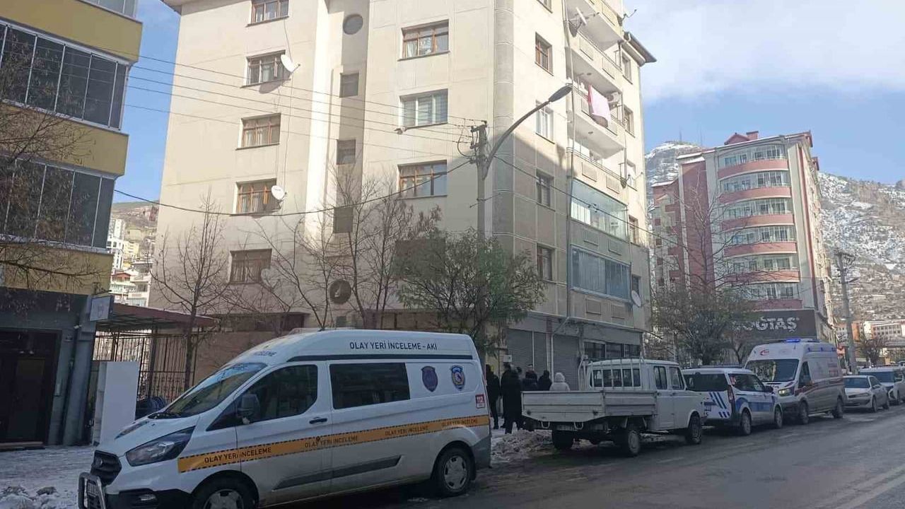 Gümüşhane Üniversitesi Öğretim Üyesi Doç. Dr. Bayram Çağlar Evinde Ölü Bulundu