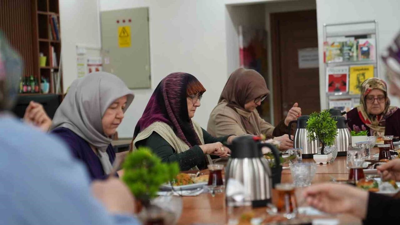 Gürsu’da 50 Yıllık Dostluk: Kadınlar Lokali’nde 'Gün' Kültürü Devam Ediyor