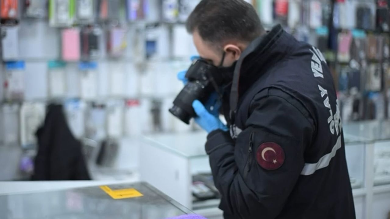 Güvenlik Kameraları Ele Verdi: Iğdır'da Cep Telefonu Dükkanına Soygun, 1 Tutuklama