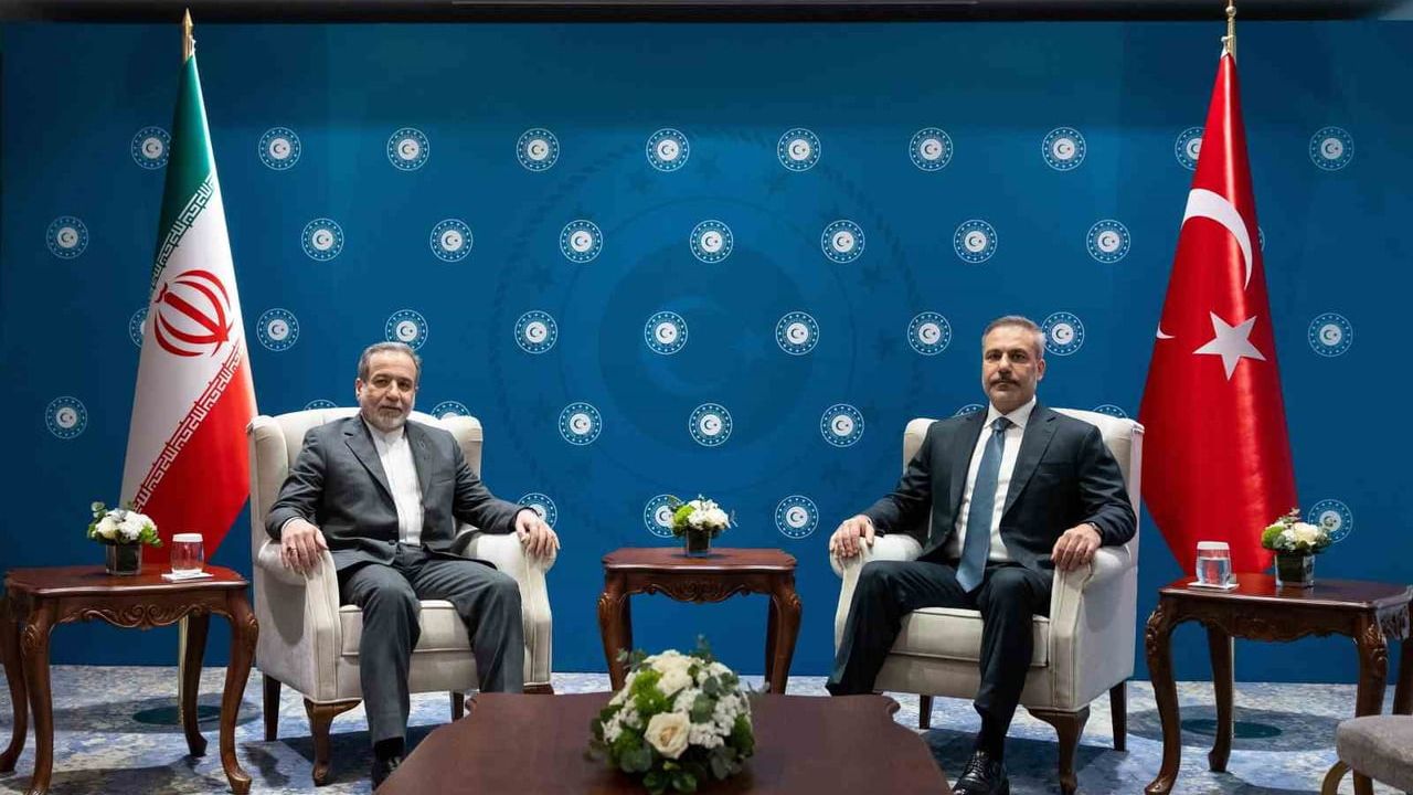 Hakan Fidan ile Abbas Arakçi İstanbul'da Görüştü