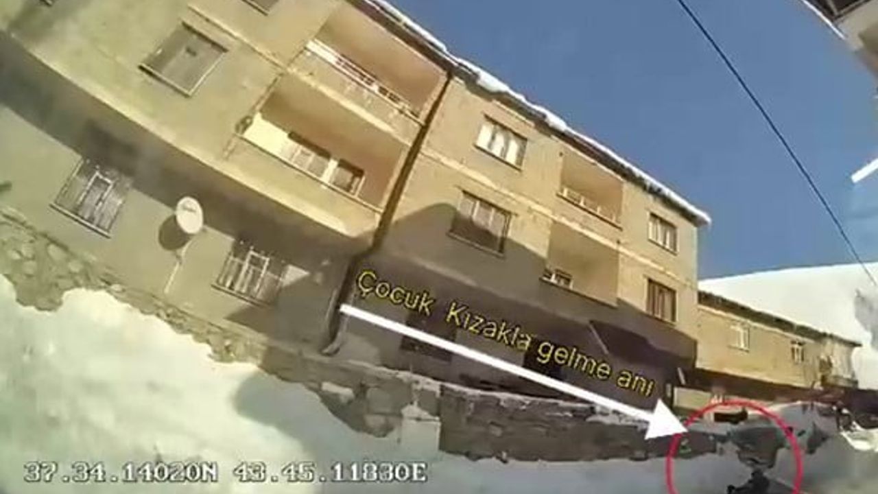 Hakkari'de Kızak Kazası: 11 Yaşındaki Çocuk Belediye Otobüsünün Altında Hayatını Kaybetti