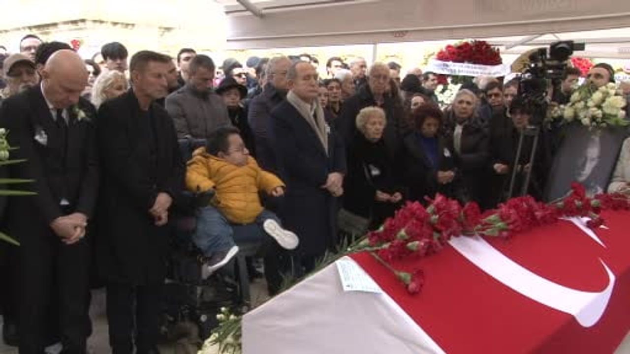 Haldun Dormen Son Yolculuğuna Uğurlandı: Türk Tiyatrosu Yasta