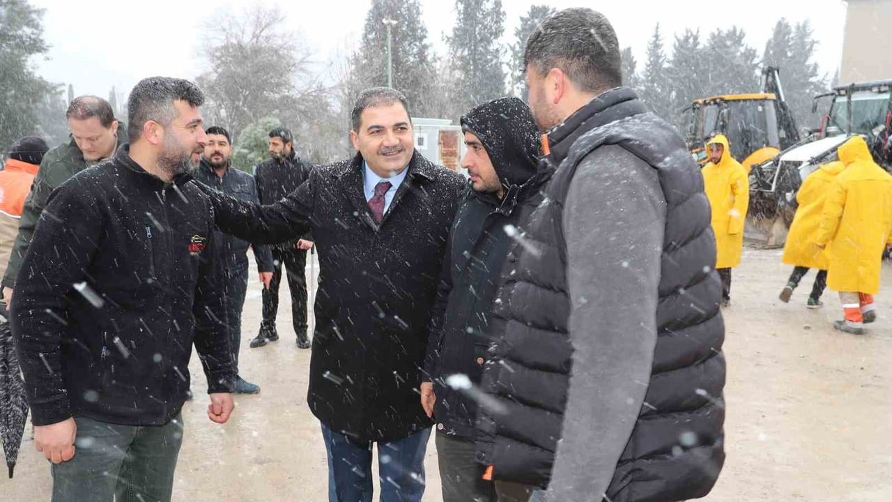 Haliliye Belediyesi Kar Yağışına Hazır: Başkan Canpolat Ekiplerle Sahada