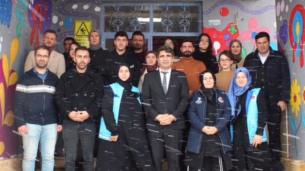 Hamur'da Kış Bayramı Projesi: 300 Çocuğa Kış Yardımı