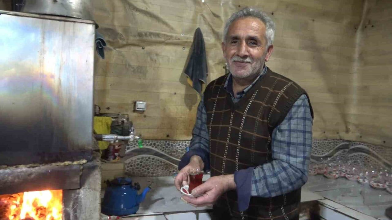 Hasköy’ün 40 Yıllık Çay Evi: Kağıt Yok, Satranç ve Dama Var