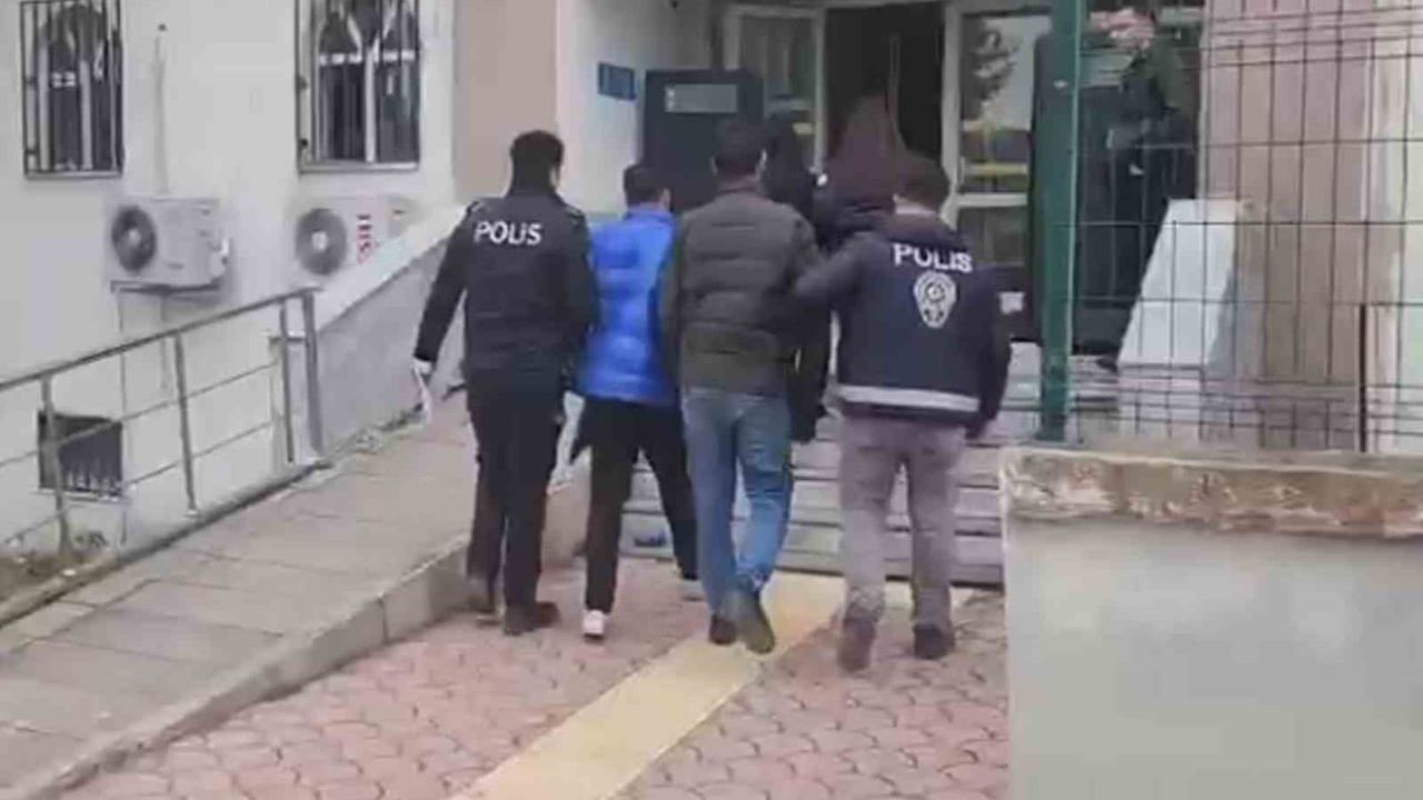 Hatay Altınözü'nde Sahte Altınla Dolandırıcılık: 3 Kişi Yakalandı