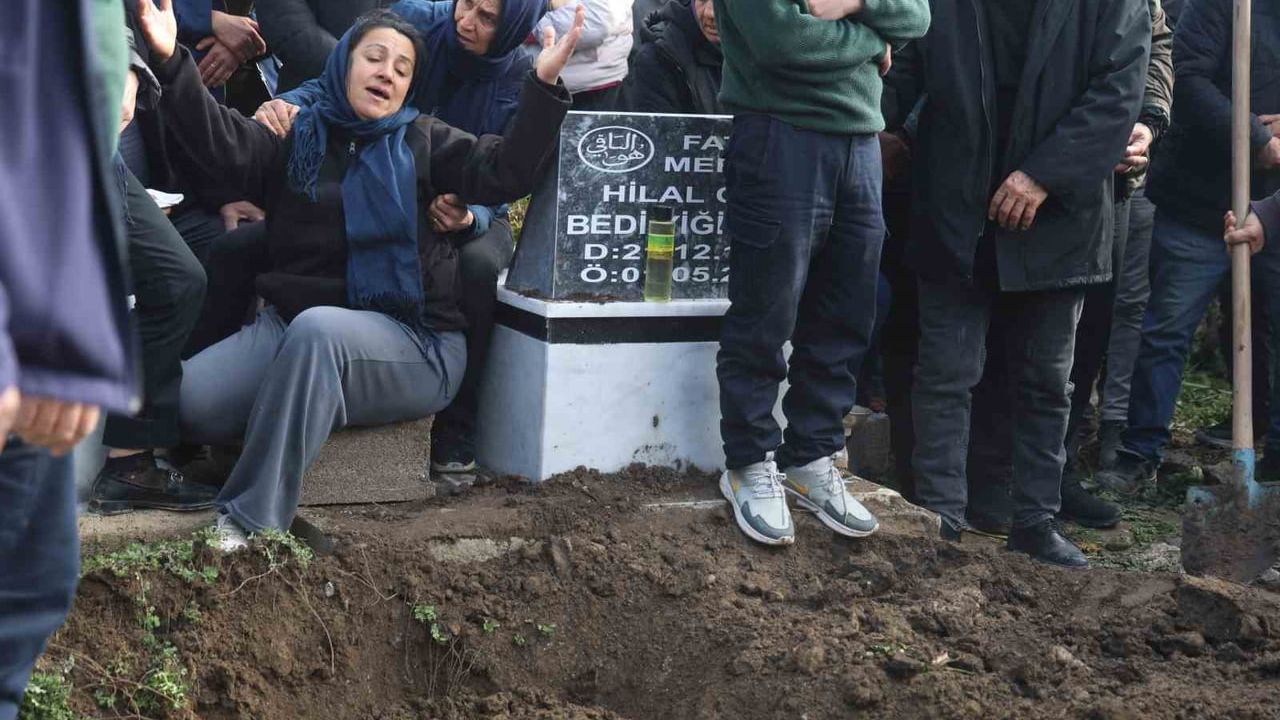 Hatay'da Ablası Tarafından Vurulan 17 Yaşındaki Eylül Son Yolculuğuna Uğurlandı