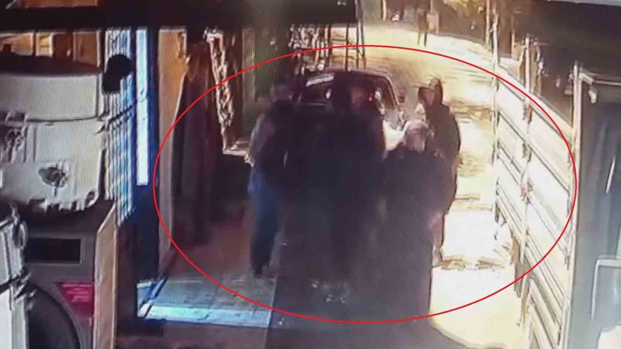 Hatay'da Alacak Verecek Tartışması Bıçaklı Kavgaya Dönüştü: 1 Yaralı