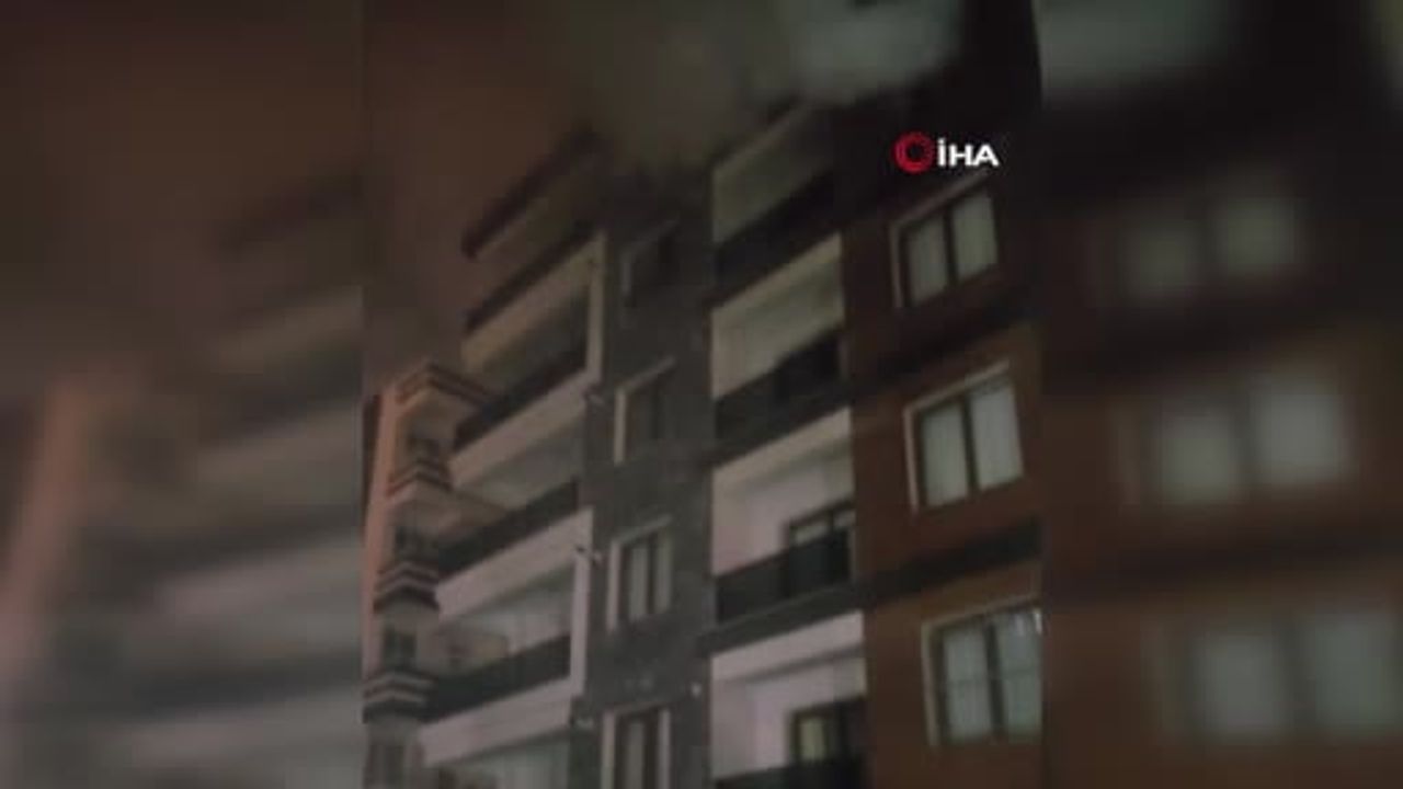 Hatay'da Depremde Evi Yıkılan Ailenin Yeni Yuvası Alev Alev Yandı