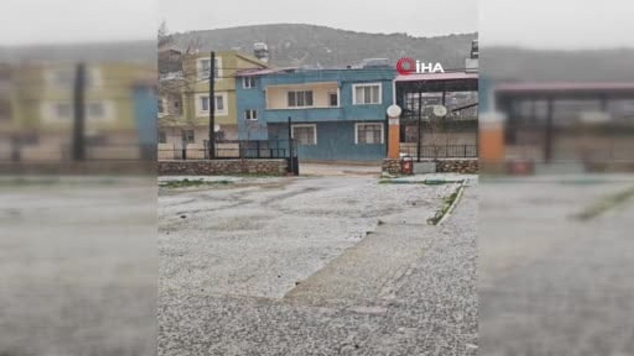Hatay'da Dolu Yağışı Doğayı Beyaza Bürüdü