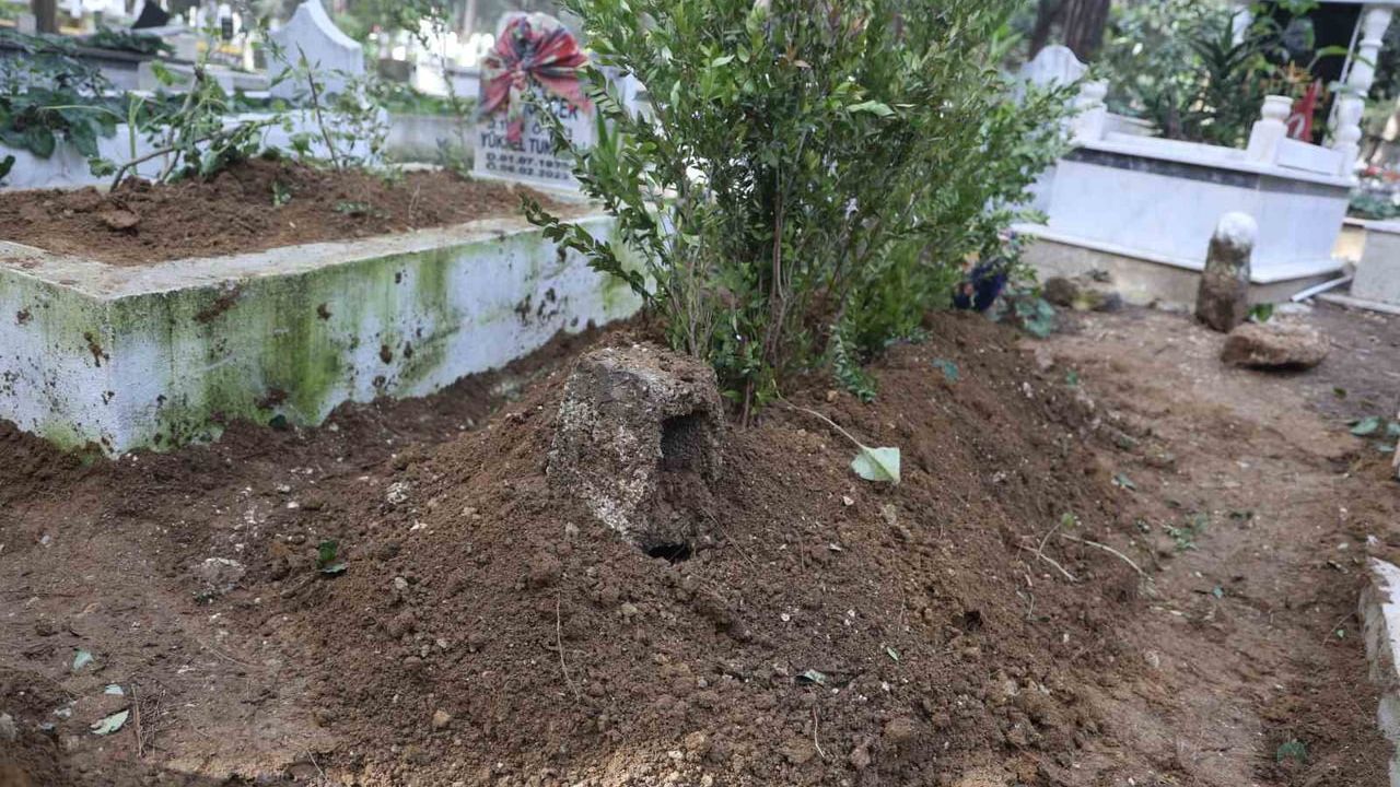 Hatay'da Kayıp Kardeşinin Mezarını Buldu: Nesrin T…