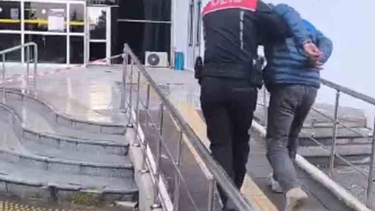 Hatay'da Sahte Kimlikle Yakalanan Şahıs: Cumhurbaşkanı'na Hakaretten 1 Yıl 5 Ay Hapisle Aranıyordu