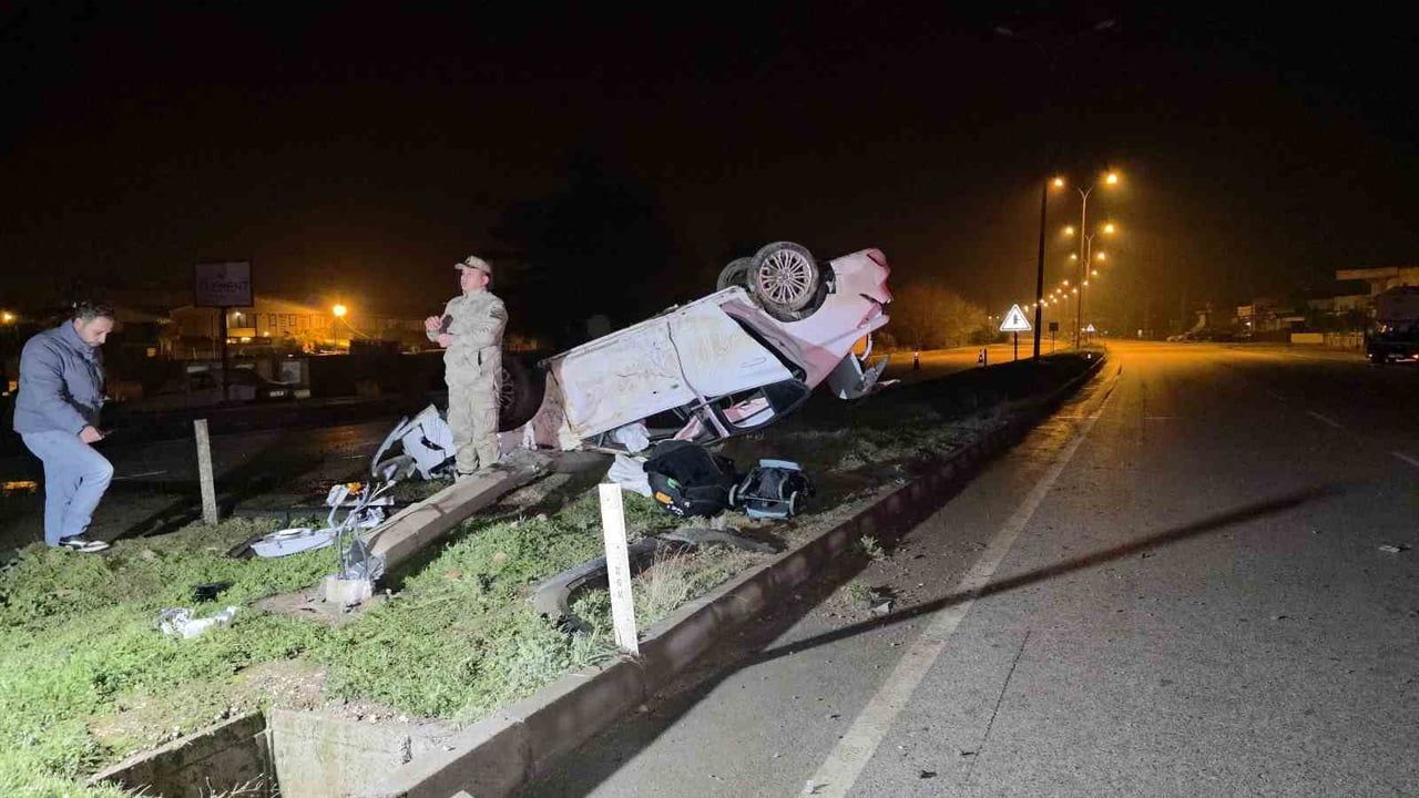 Hatay'da takla atan otomobilde 1 yaşındaki bebek hayatını kaybetti