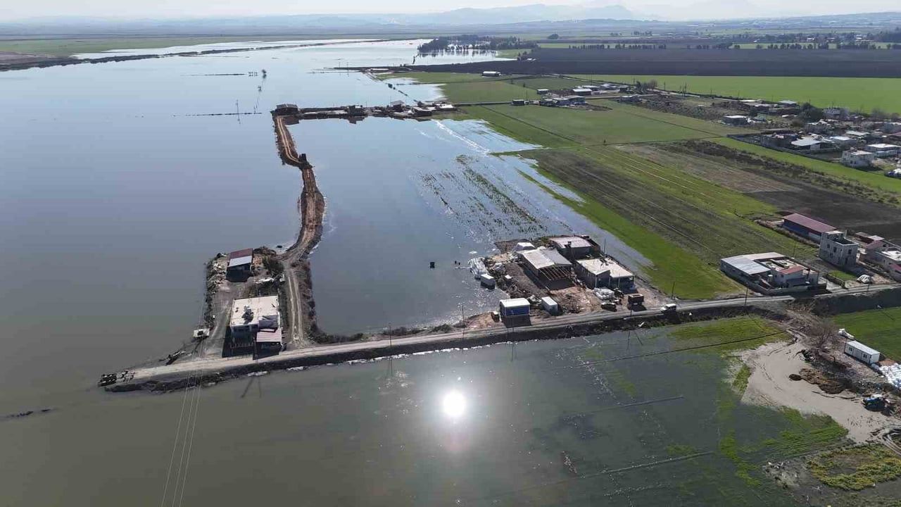 Hatay’da Yağışlar Amik Ovası’nı Su Altında Bıraktı — 2025’in Kuraklığından Taşkınlara