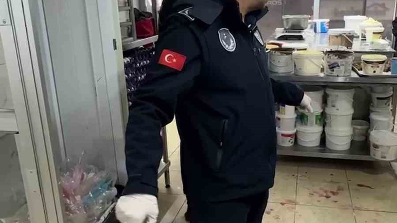 Hatay İskenderun'da Zabıta Denetiminde Mutfakta Paspas Şoku