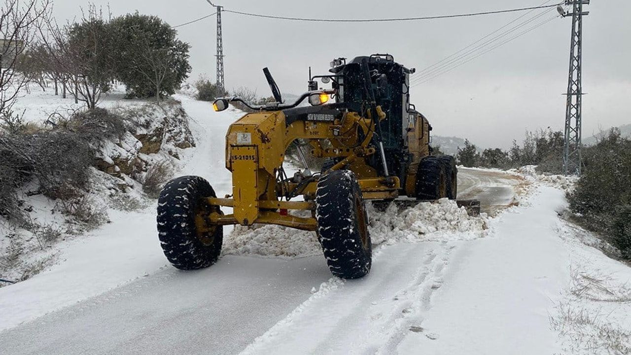 Hatay'ta Karla Mücadele Aralıksız: HBB Ekipleri 7 Gün 24 Saat Sahada