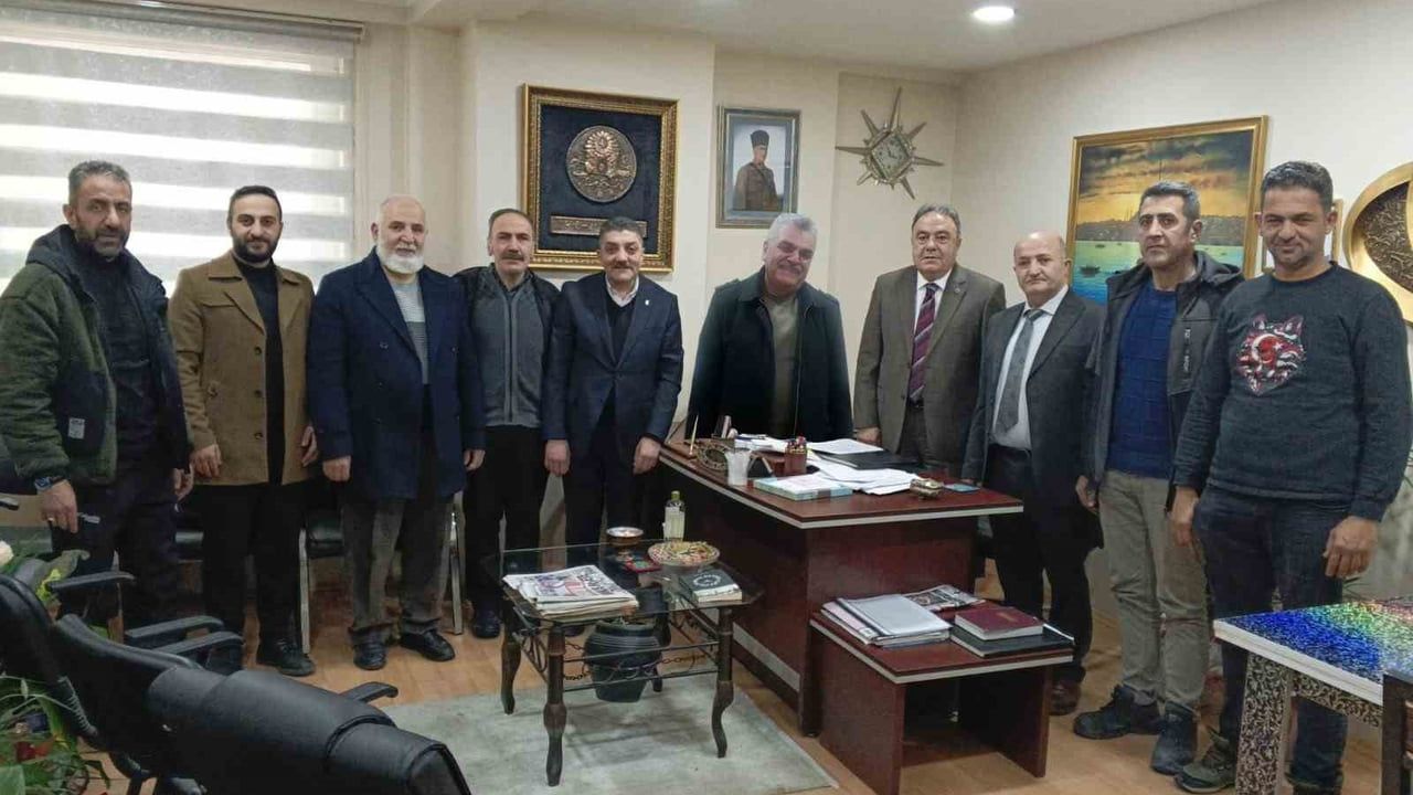 Hikmet Karaca Yeniden Başkan: Erzurum Matbaacılar ve Kırtasiyeciler Odası'nda Yeni Yönetim